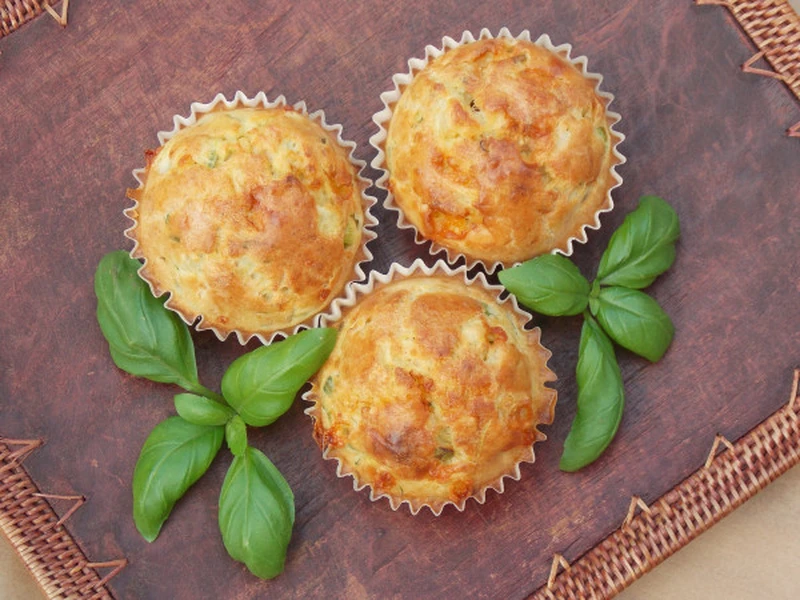 Wytrawne muffiny z łososiem i cukinią