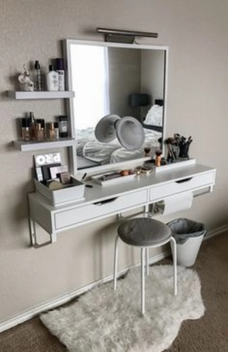 Minimalistyczna toaletka
