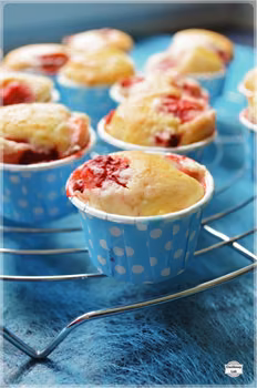 Muffiny z truskawkami na maślance