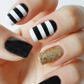 Paznokcie w paski