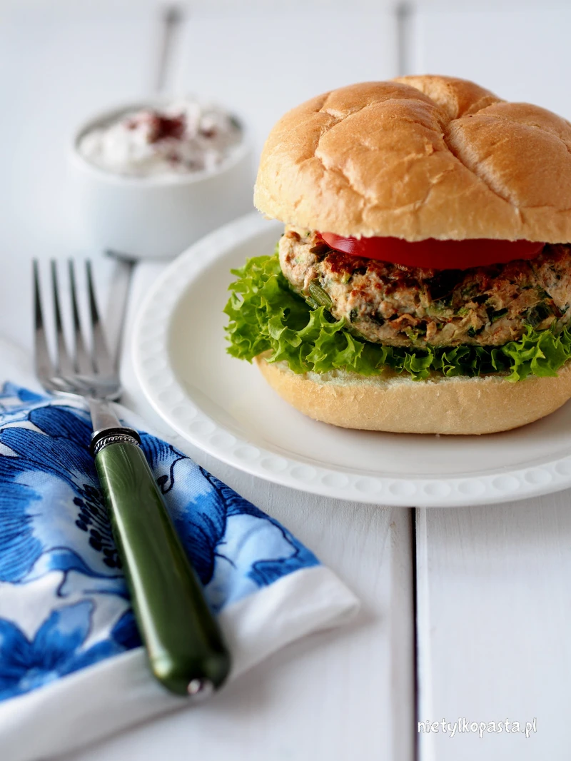 Burgery z indyka i cukinii