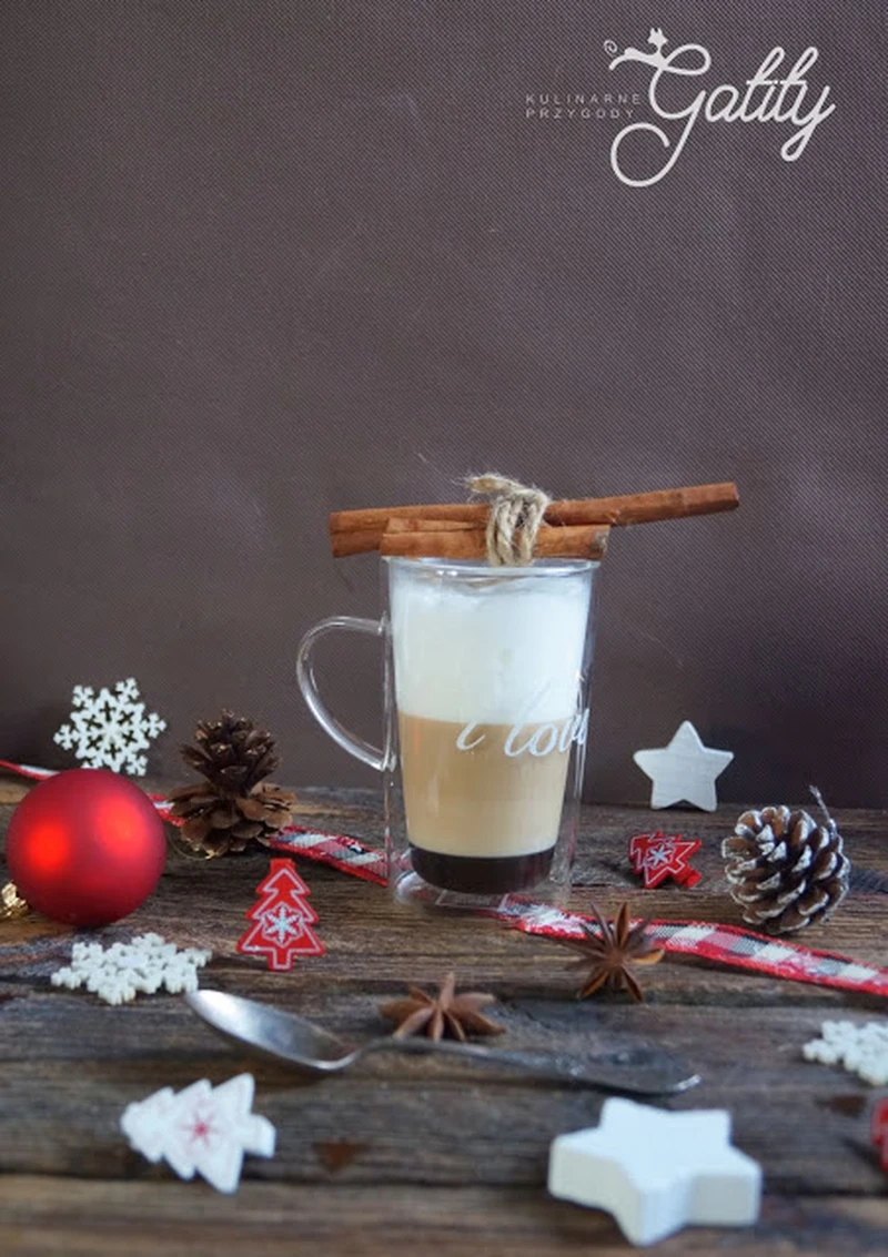 Piernikowa kawa latte