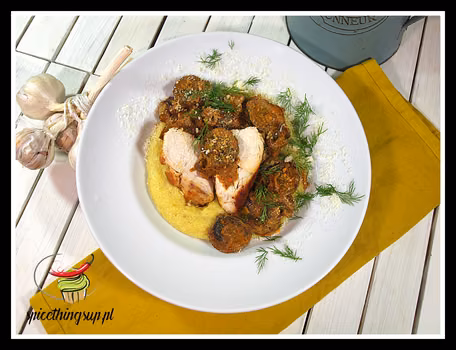 Polenta z sosem grzybowym