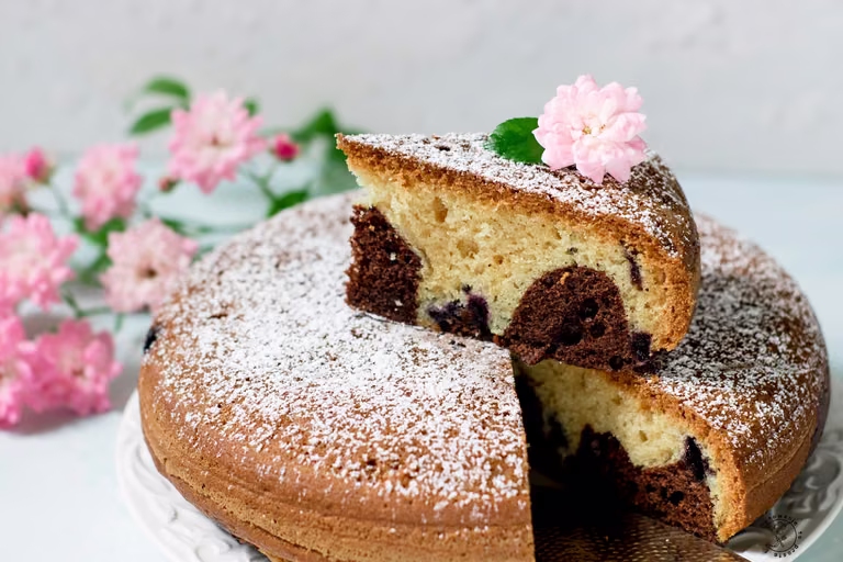 Gotowanie...to proste!: Smażona, Dwukolorowa Babka Z Jagodami