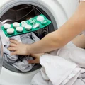 Wrzuć aspirynę do pralki i czekaj na efekt