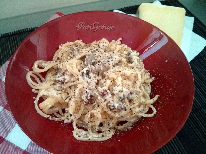 Makaron z boczkiem a’la carbonara