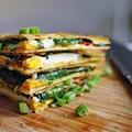 quesadillas z jajkiem i szpinakiem