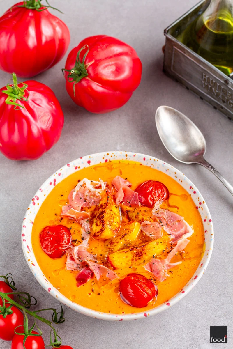 Salmorejo z brzoskwiniami