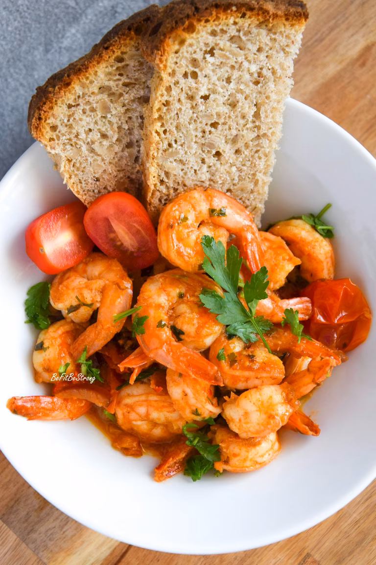 Krewetki w pomidorkach z chorizo