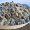 Tradycyjna sałatka pieczarkowa