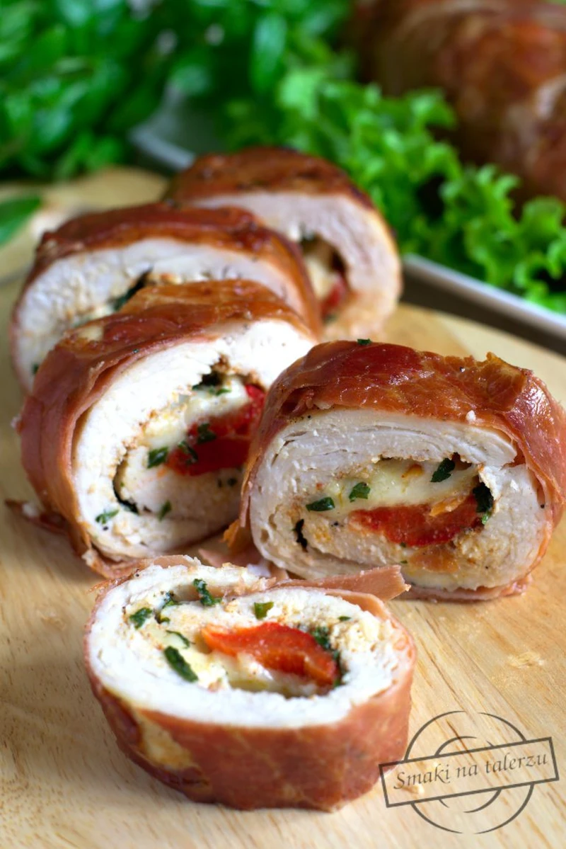 Roladki z kurczaka z pieczoną papryką i mozzarellą