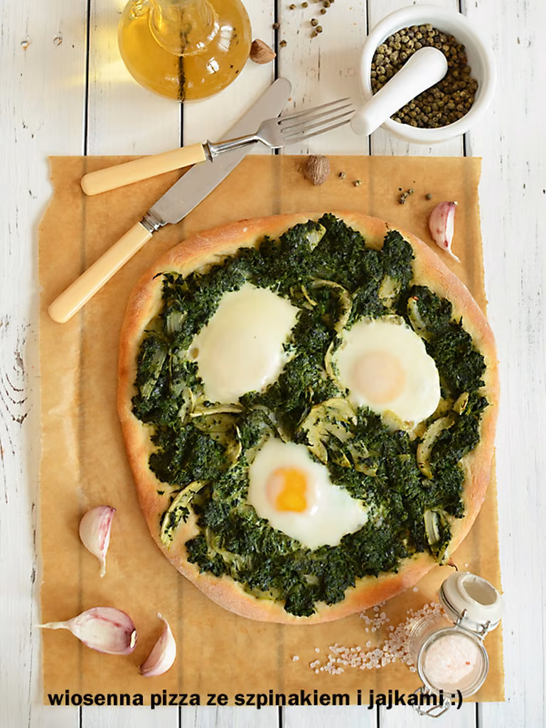 Wiosenna pizza ze szpinakiem i jajkami (ciasto najprostsze do wykonania!)