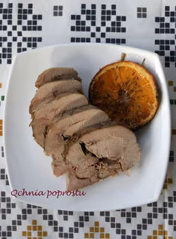Pieczone udźce indyka w winie z pomarańczami