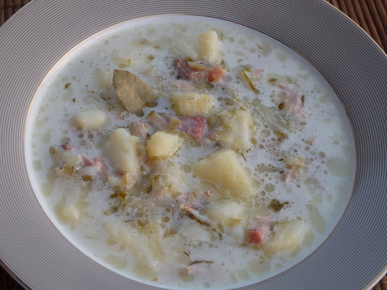 Zupa ogórkowa na wędzonce