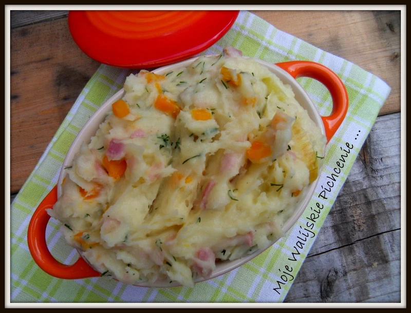 Ziemniaczane puree z szynką i marchewką
