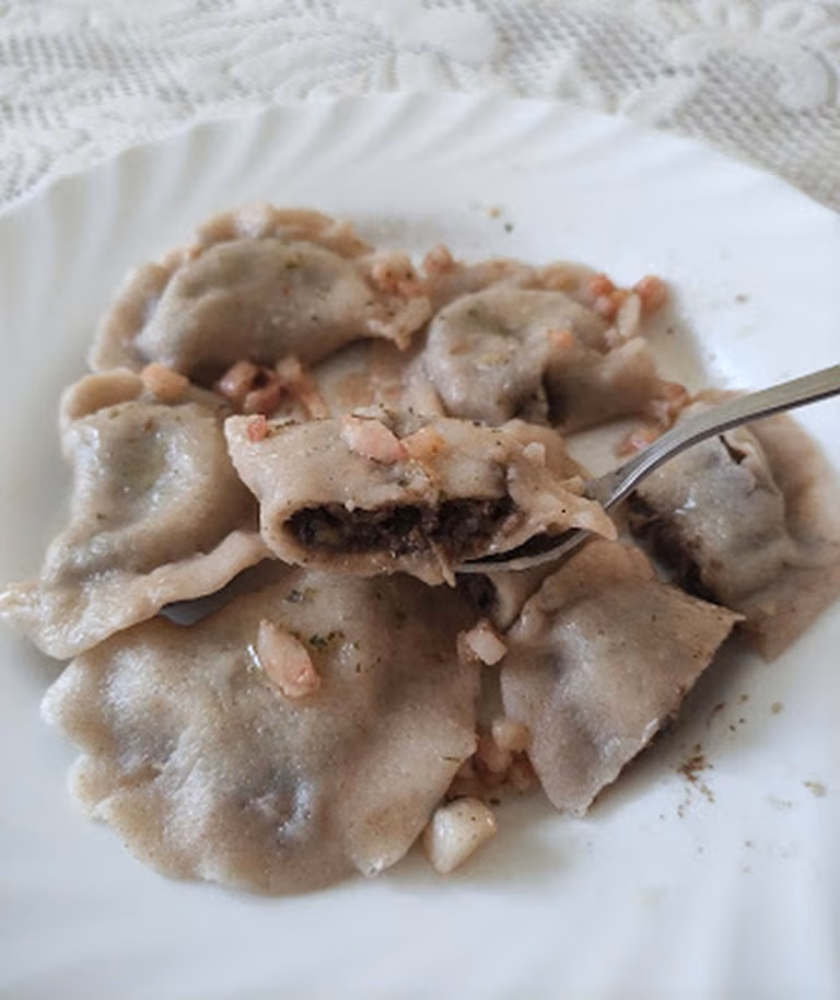 Bezglutenowe pierogi z kaszanką i kapustą kiszoną