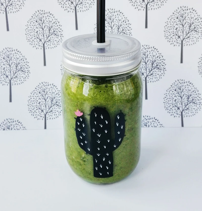 Szpinakowe smoothie z nektarynką