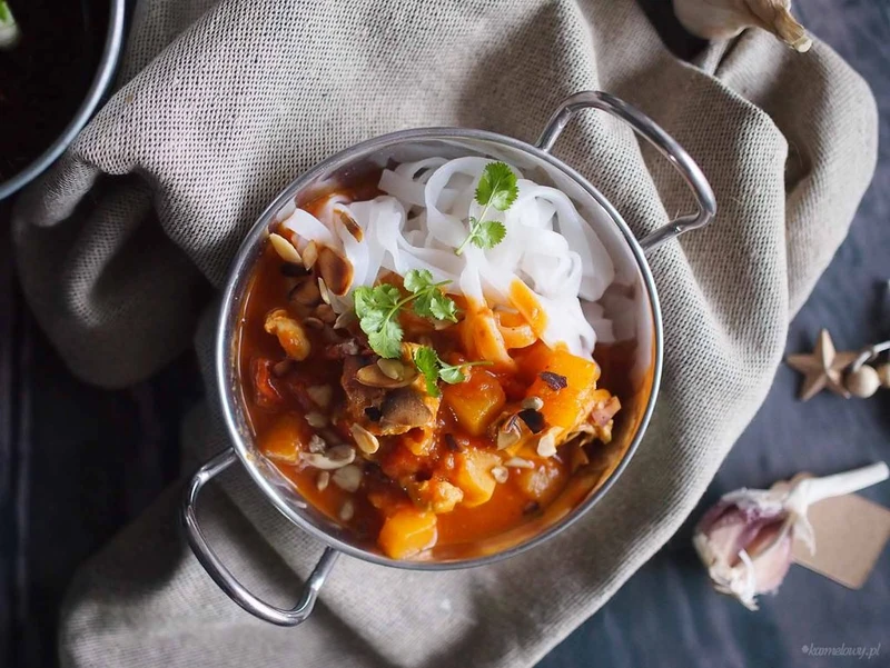 Curry z kurczakiem, dynią i masłem orzechowym