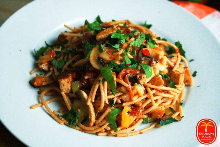 Makaron po azjatycku z tofu