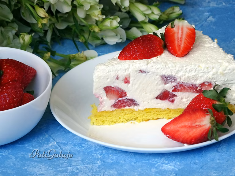 Lekki sernik z mascarpone i truskawkami <3