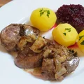 Wątróbki drobiowe z jabłkiem i cebulą