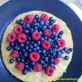 FIT omlet z owocami leśnymi