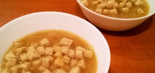 Cebulowa zupa francuska