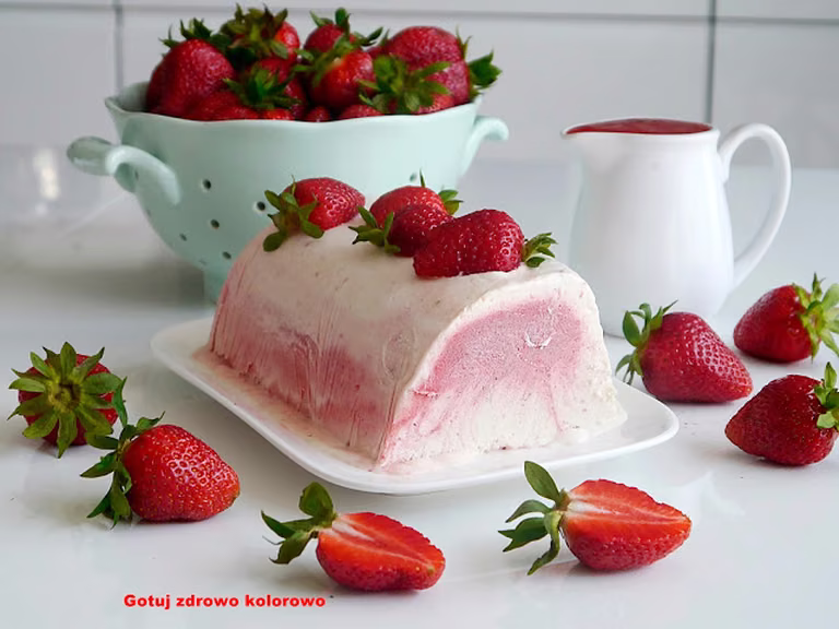 Semifreddo truskawkowe