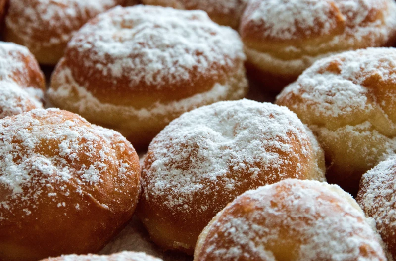 Ile kosztuje przygotowanie jednego pączka w domu? Cena robi wrażenie (WYLICZENIA)!