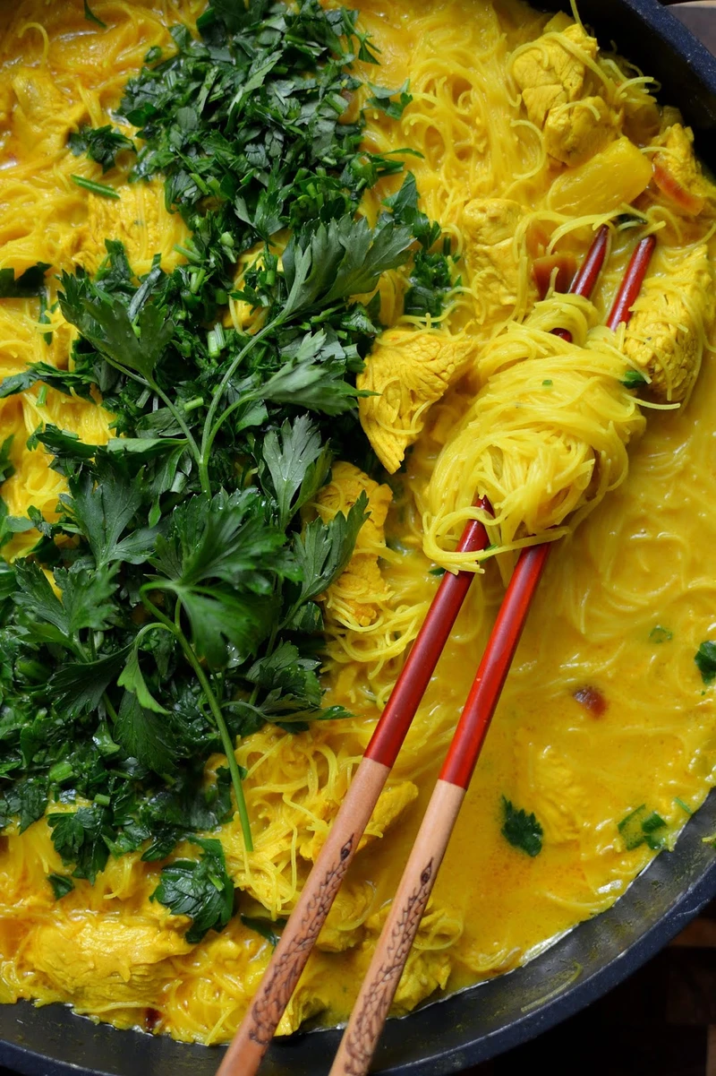 CURRY Z INDYKIEM I ŚWIEŻYM ANANASEM, JAK ZROBIĆ SAMEMU W DOMU PRZYPRAWĘ CURRY?