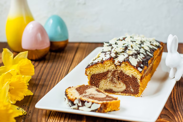 WILGOTNA MARMURKOWA BABKA NA JOGURCIE