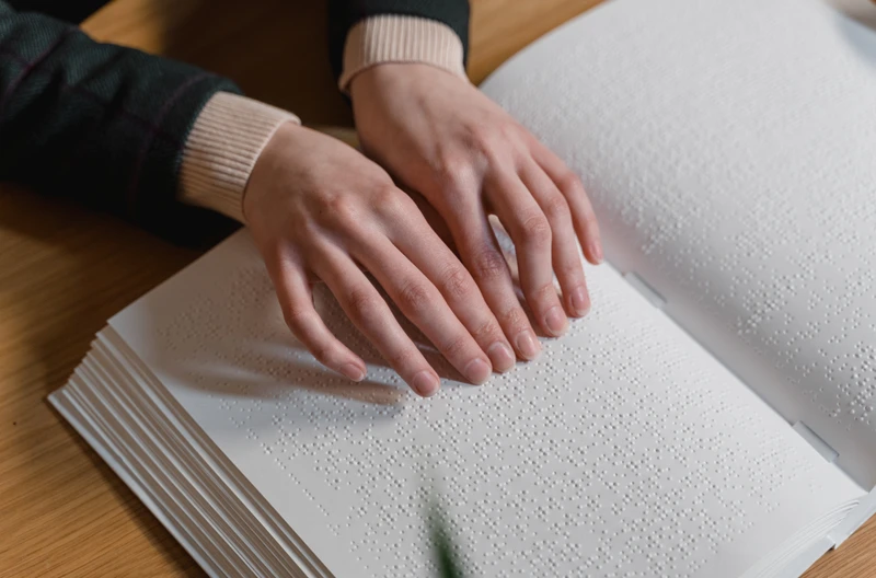 Światowy Dzień Braille'a: Jak Alfabet Dotykowy Zmienił Świat