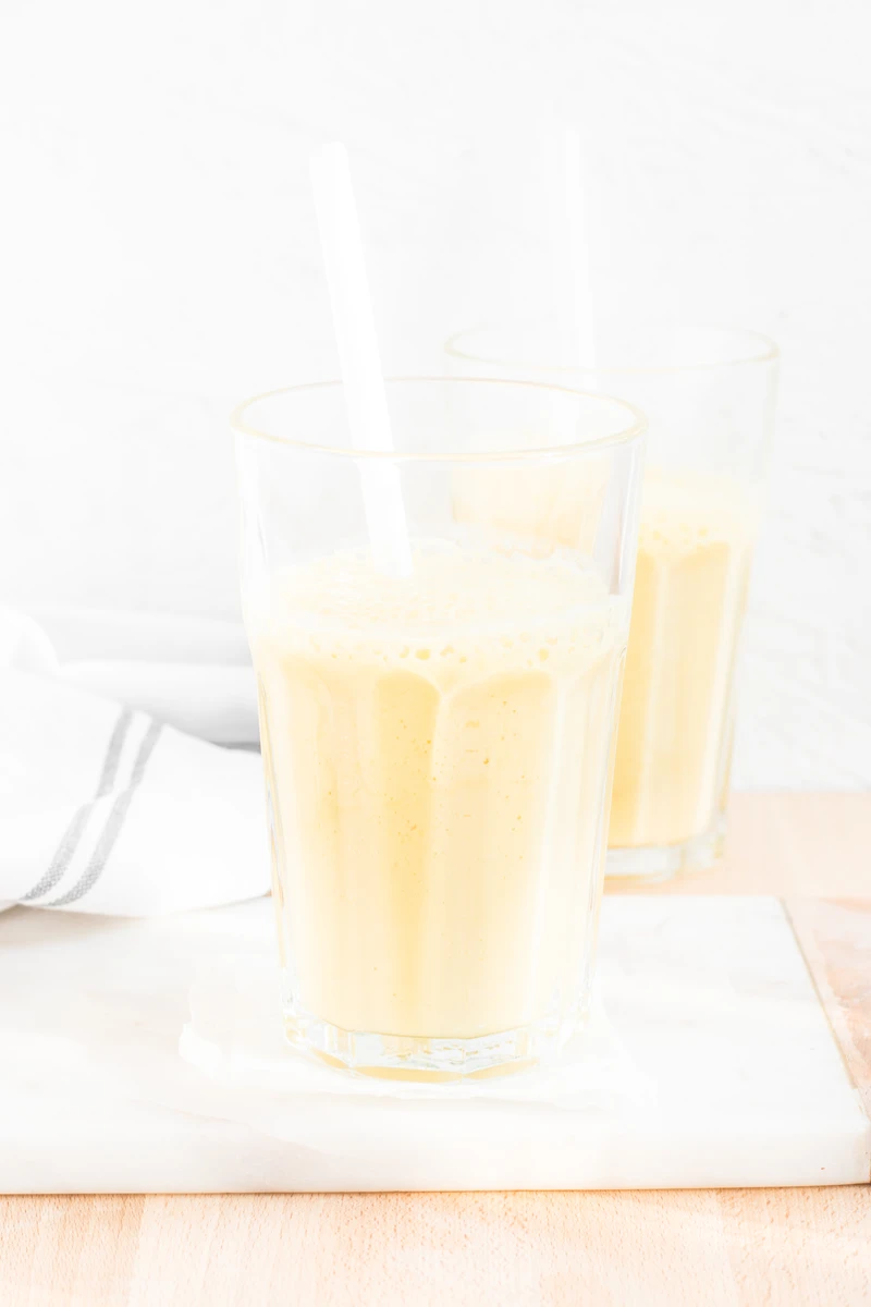 Mango lassi