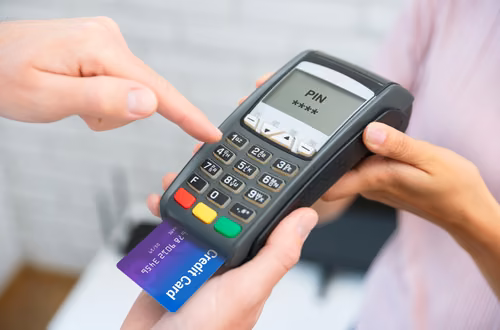 Koniec Visy i Mastercard? Europa szykuje rewolucję w płatnościach!
