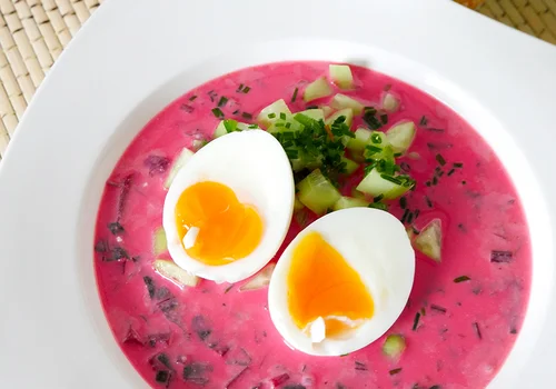 Chłodnik z buraków z rzodkiewką i ogórkiem