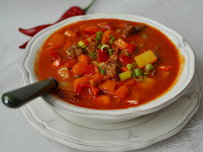Pikantna zupa paprykowa