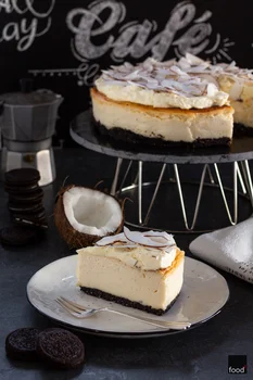 Sernik kokosowy na spodzie z ciastek Oreo