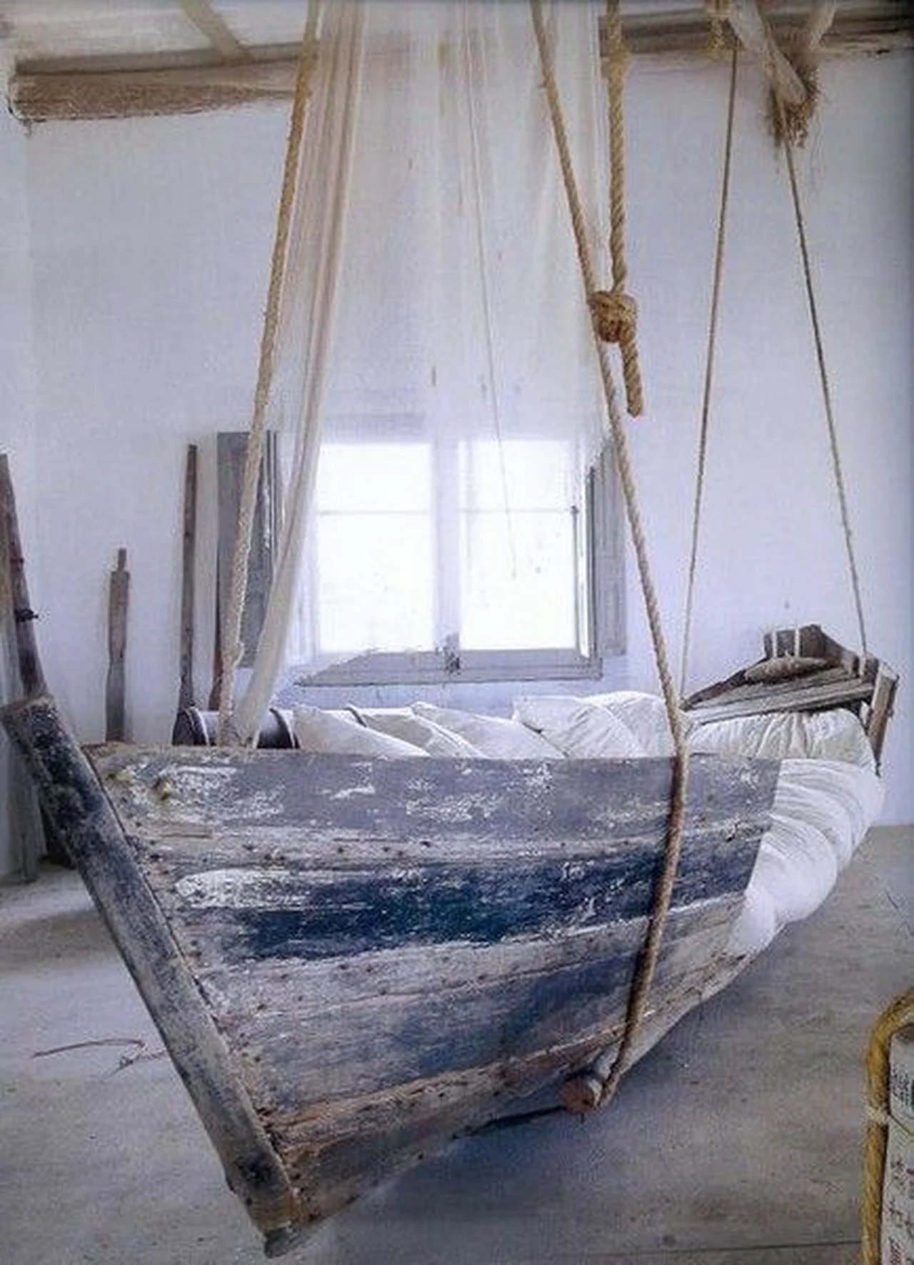 Łóżko łódka ;)