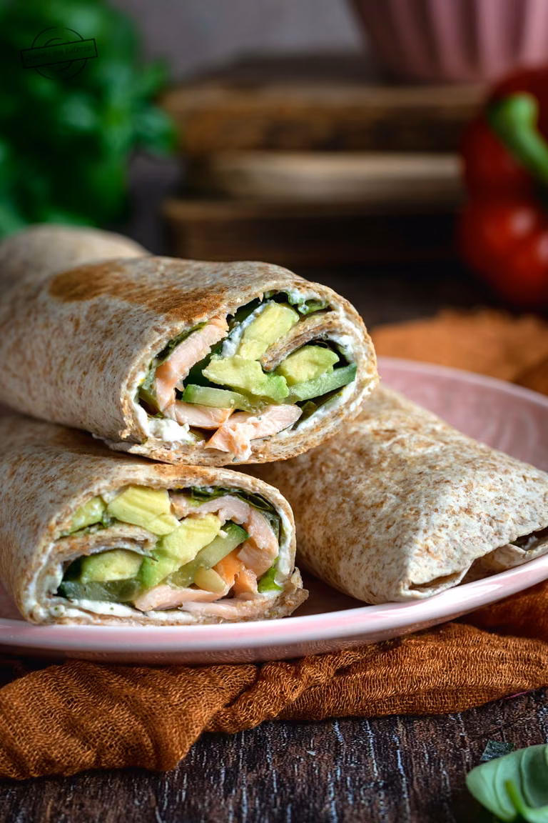 Tortilla z wędzonym łososiem