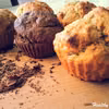 Bananowe muffinki pełnoziarniste z czekoladą