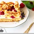 Kruche z budyniową pianką i malinami