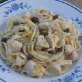 Tagliatelle z kurczakiem i porem w sosie śmietankowym