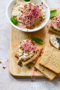 PASTA RYBNA Z TUŃCZYKIEM I SARDYNKAMI NA KANAPKI