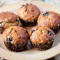 Owsiane muffinki z borówką i jabłkiem