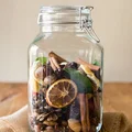 Słoik jesiennych dodatków