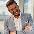 Filip Chajzer zaręczył się! Jego narzeczona jest o 13 lat młodsza!