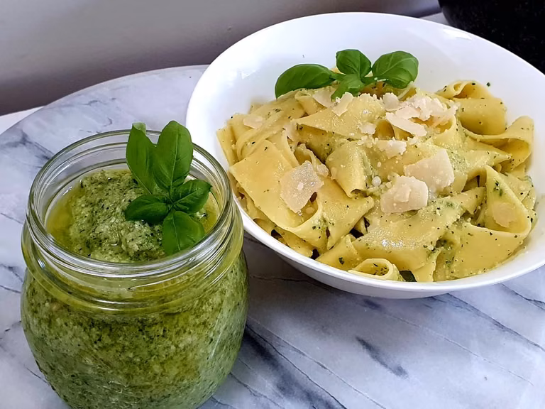 Pesto z cukinii.