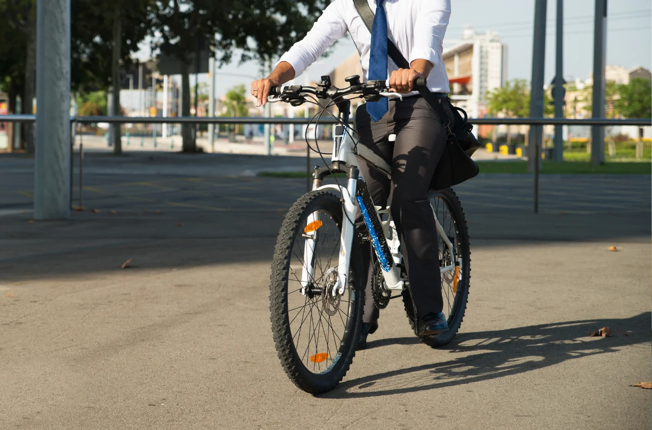 Dzień Dojazdu Rowerem do Pracy: Promocja Zdrowia i Ekologii