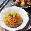 Djuvec -  czerwony ryż. Ryż z groszkiem