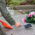 Zakazana metoda czyszczenia grobów! Cmentarze mówią „dość”